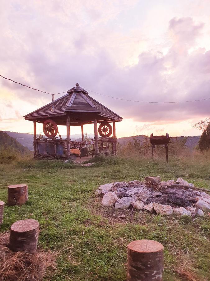 Log Cabin Uvac Nova Varoš Eksteriør billede
